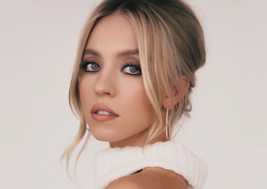 Sydney Sweeney, actriz de Euphoria, 'enamora' con traje de baño en la playa