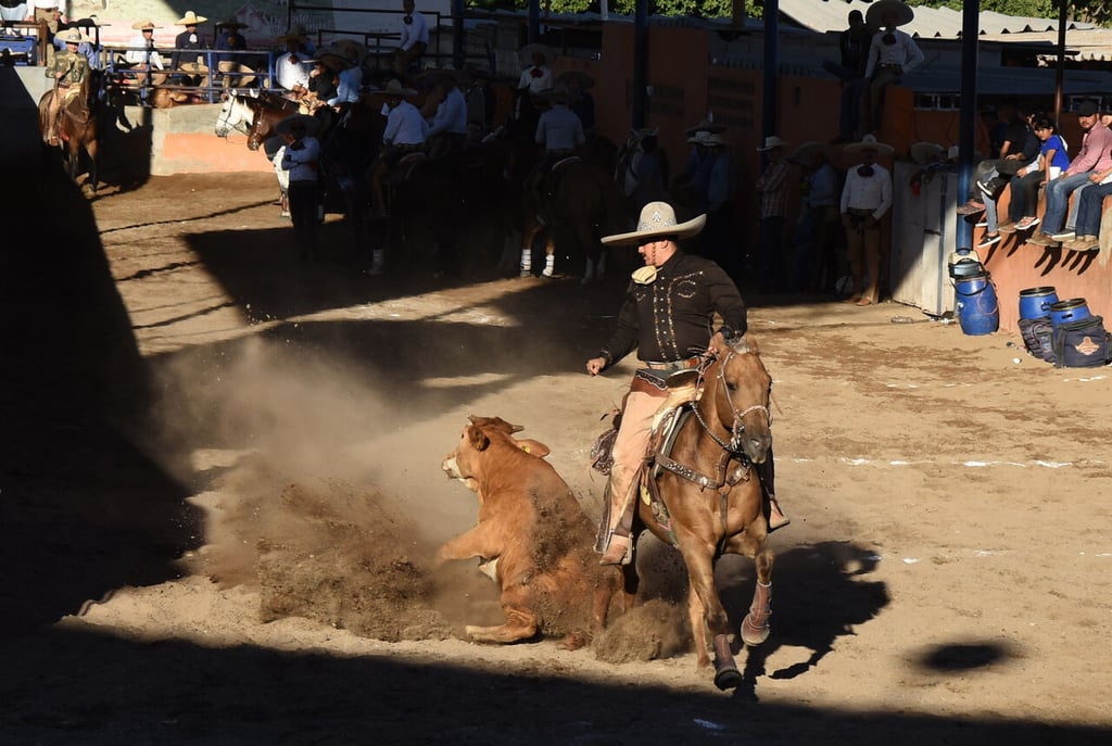 Habrá charreada nocturna en el Lienzo Charro de Gómez Palacio este 17 de febrero