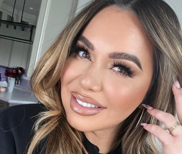 Chiquis Rivera 'evade' censura de Instagram con fotos sin ropa en piscina