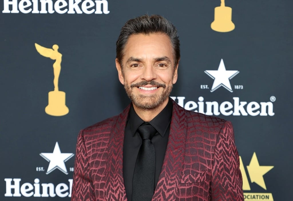 Eugenio Derbez disfruta el premio de Mejor Película que la película CODA recibió
