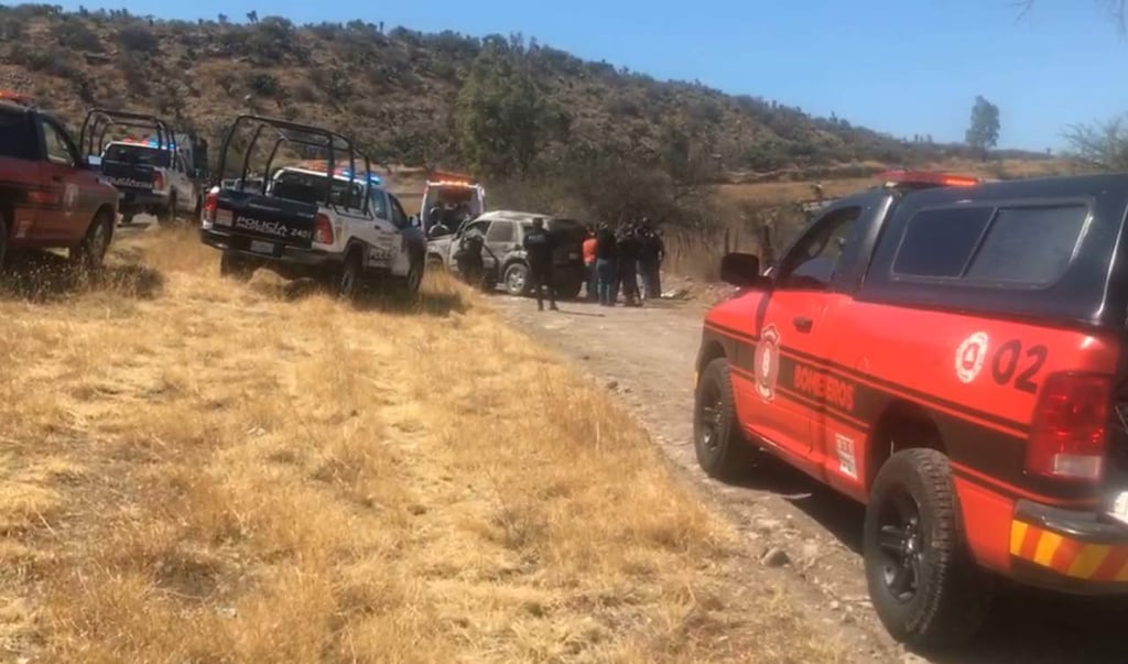 Fallecen dos menores tras volcadura en carretera a Mazatlán