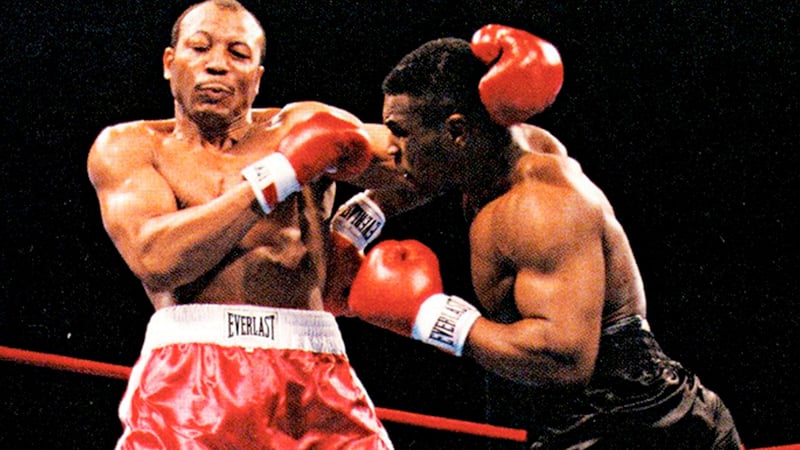 Un día como hoy, Mike Tyson derrotó a James Bonecrusher' Smith