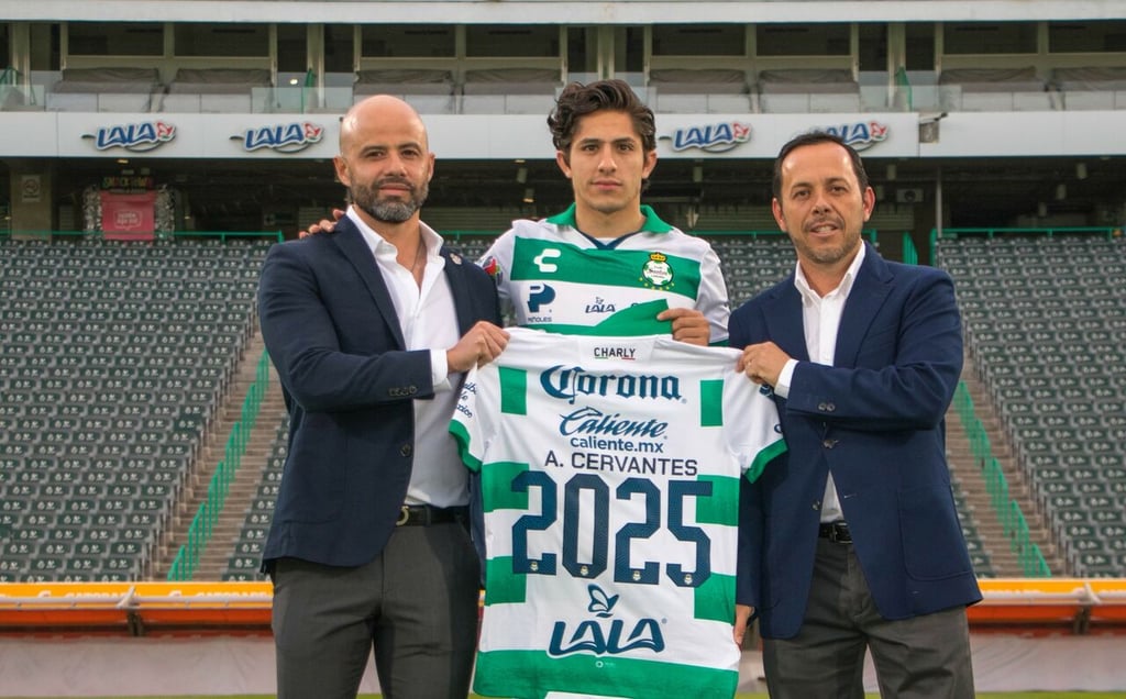 Afición de Santos Laguna 'se despide' de Alan Cervantes