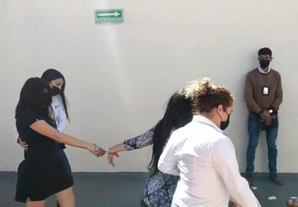 Detienen en Durango a mujer que se hacía pasar por cirujana plástica