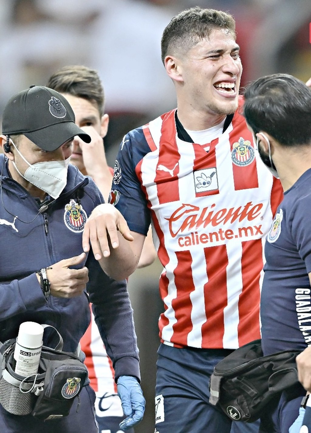 Luis Olivas es baja en Chivas