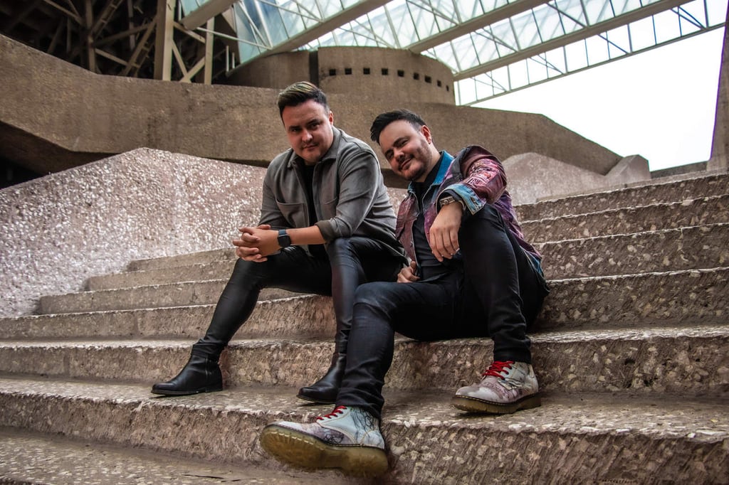 Río Roma vuelve al escenario con gira '6 canciones y un tequila'