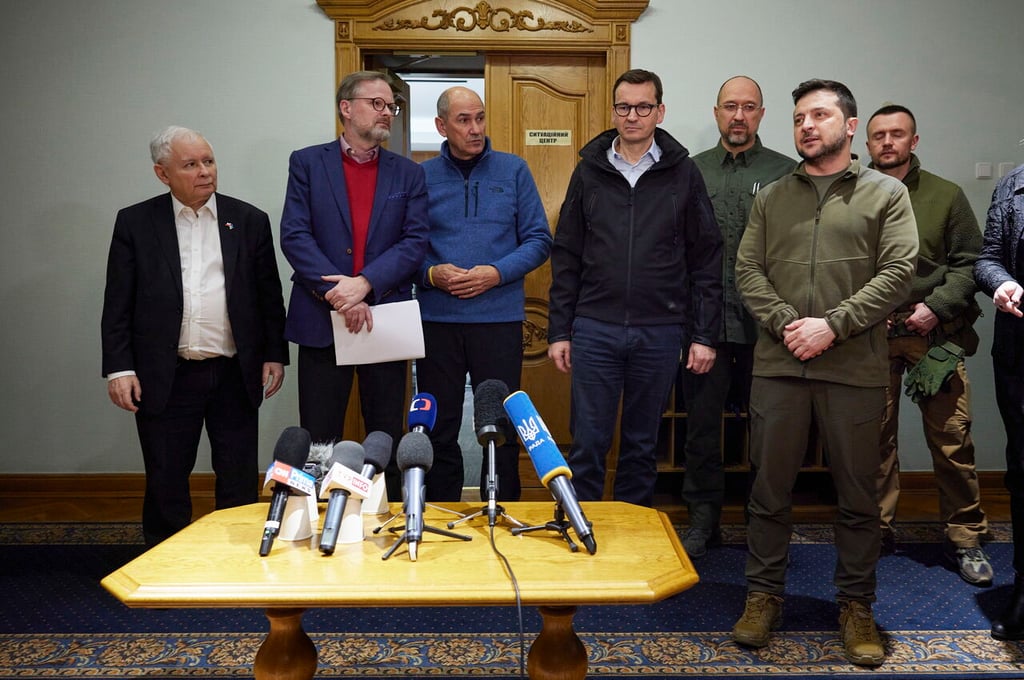 Primer ministro de Polonia propone instalar misión de paz en Ucrania; urge a ingresar país a Unión Europea