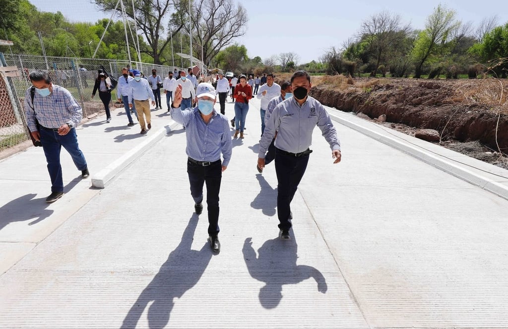 Reciben obras en Peñón Blanco