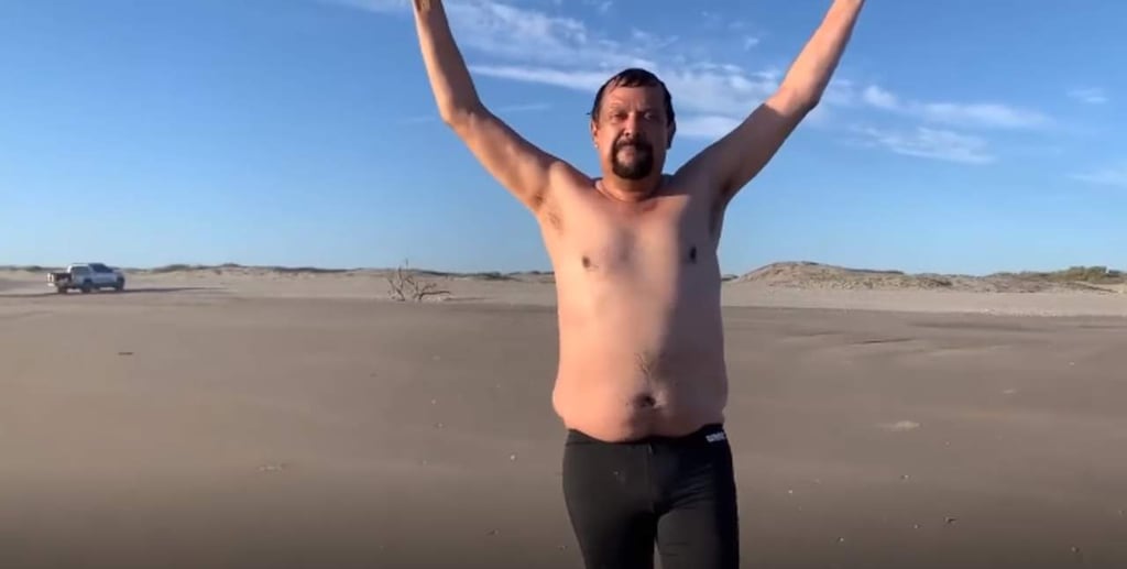 Diputado de Morena propone crear en Sinaloa la playa nudista más grande del mundo