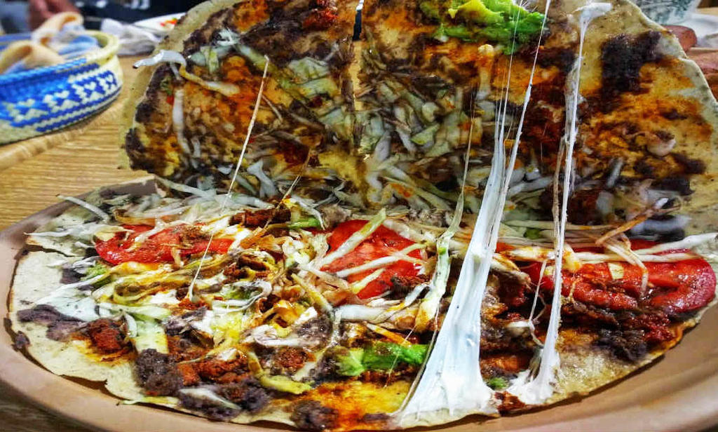 AMLO llama 'fifís' a quienes no conocen las tlayudas