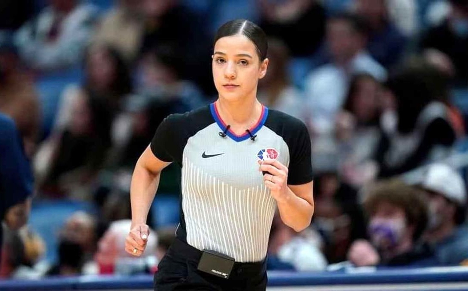 Blanca Burns, la primera árbitro mexicana de la NBA que nació en Torreón 