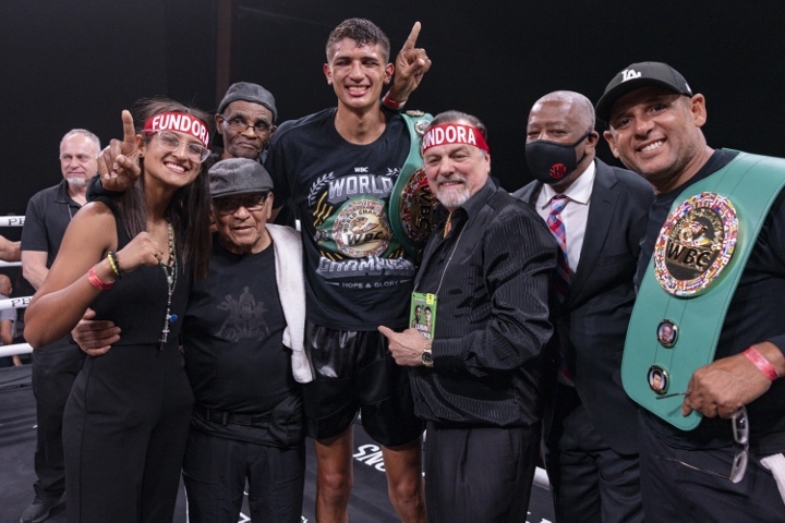 Fundora se coronó campeón Superwelter interino WBC