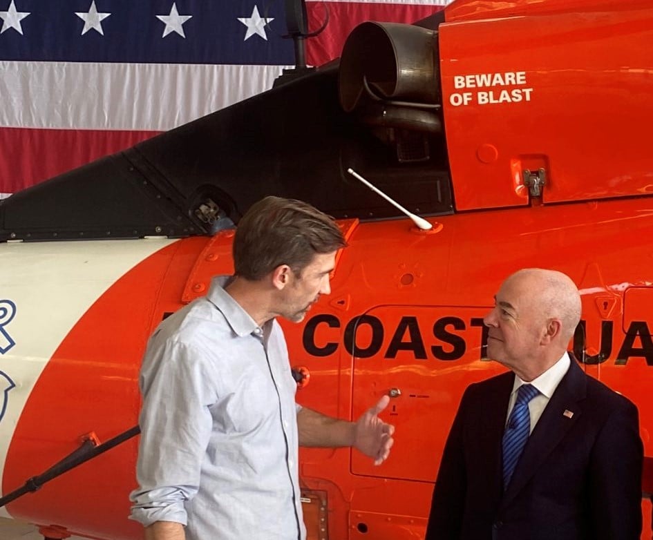 Alonso Castillo se reúne con Mayorkas por encarcelamiento de Alejandra Cuevas