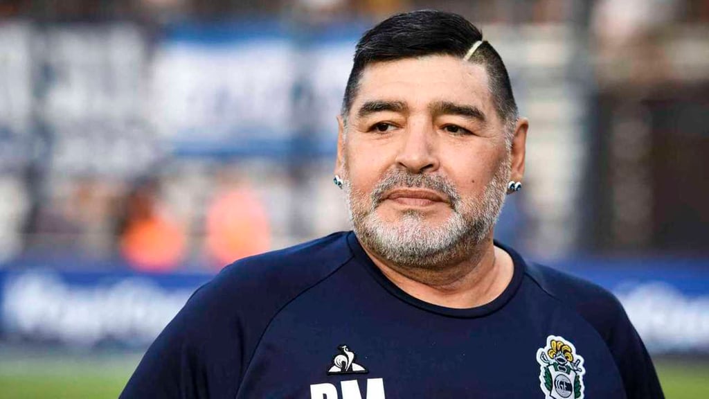Piden juicio contra médicos de Maradona