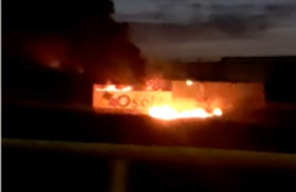 Ocurrió voraz incendio en bodega del  Parque Industrial Lagunero