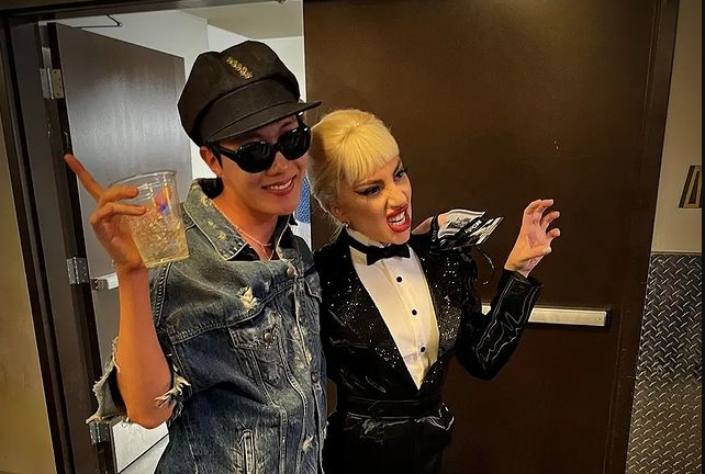 'Mi reina por siempre'; J-Hope de BTS visita a Lady Gaga en su show de Las Vegas