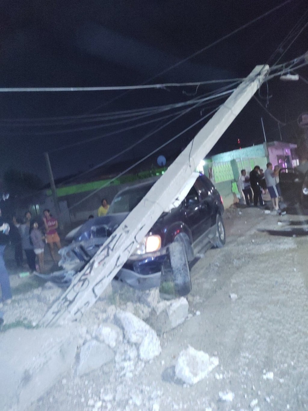 Provoca daños y abandona camioneta en Gómez Palacio