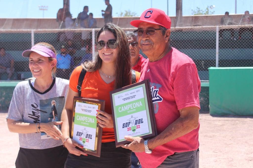 Lagunera Andrea Alfaro Aldape va a selección nacional de softbol