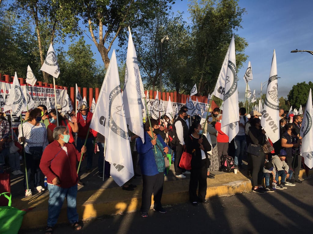 Manifestantes a favor de reforma eléctrica forman valla en Cámara de Diputados