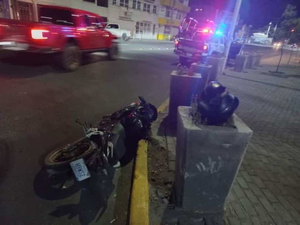 Motociclista y acompañante pierden la vida al chocar en parque Nazas