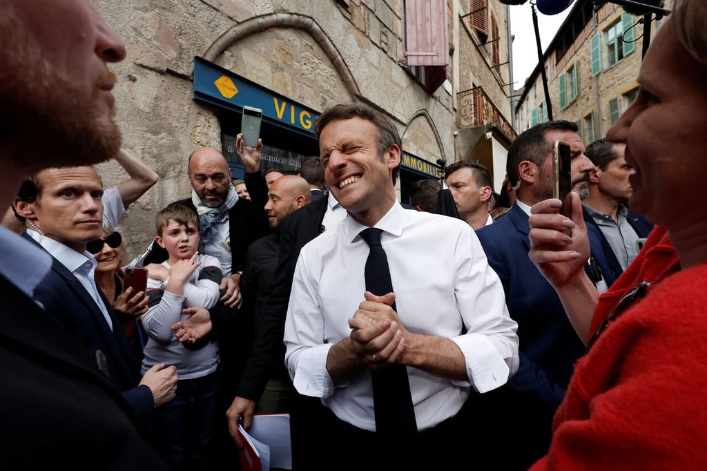 Últimos sondeos auguran victoria de Emmanuel Macron en elecciones presidenciales de Francia