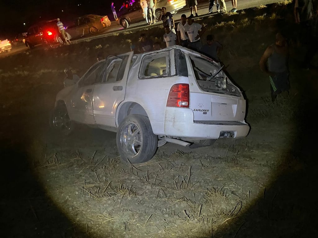 Joven grave tras volcadura en carretera Gómez Palacio-Jiménez