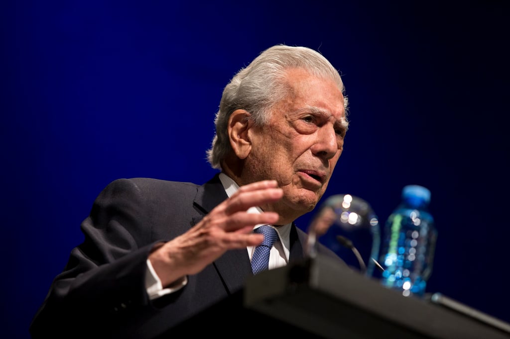 Mario Vargas Llosa supera el Covid