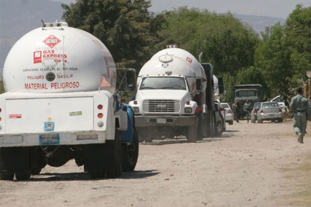 6 mil autotanques venden gas LP robado a Pemex