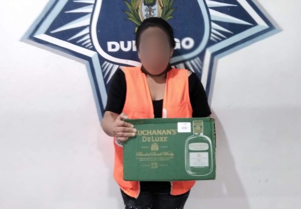 Mujer entró a robar una caja de whisky de 9 mil 600 pesos