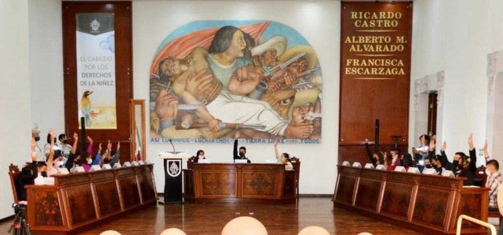 Participan niños en sesión de Cabildo