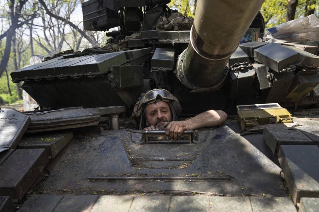 Macron asegura que reforzará el respaldo militar a Ucrania