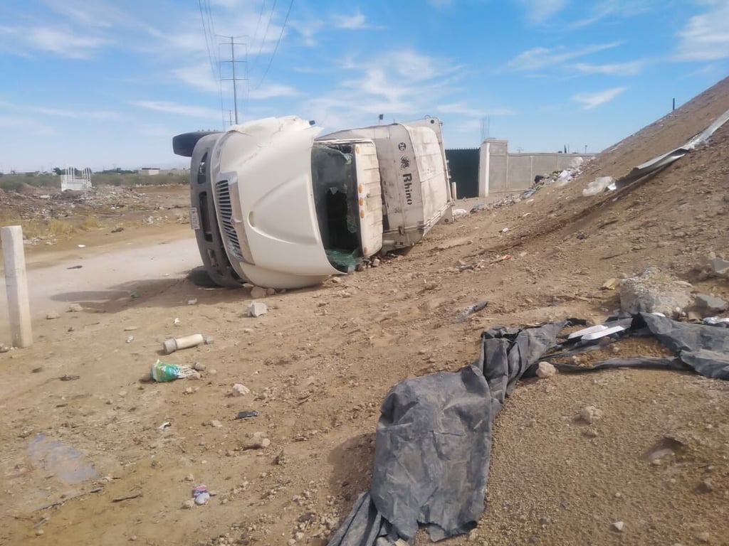 Volcadura de Camión recolector en poblado El Vergel deja tres lesionados