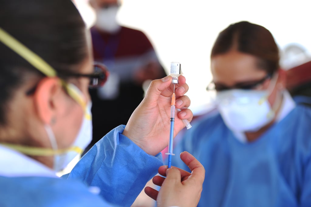 Analizan vacunas de Covid caducas en Durango