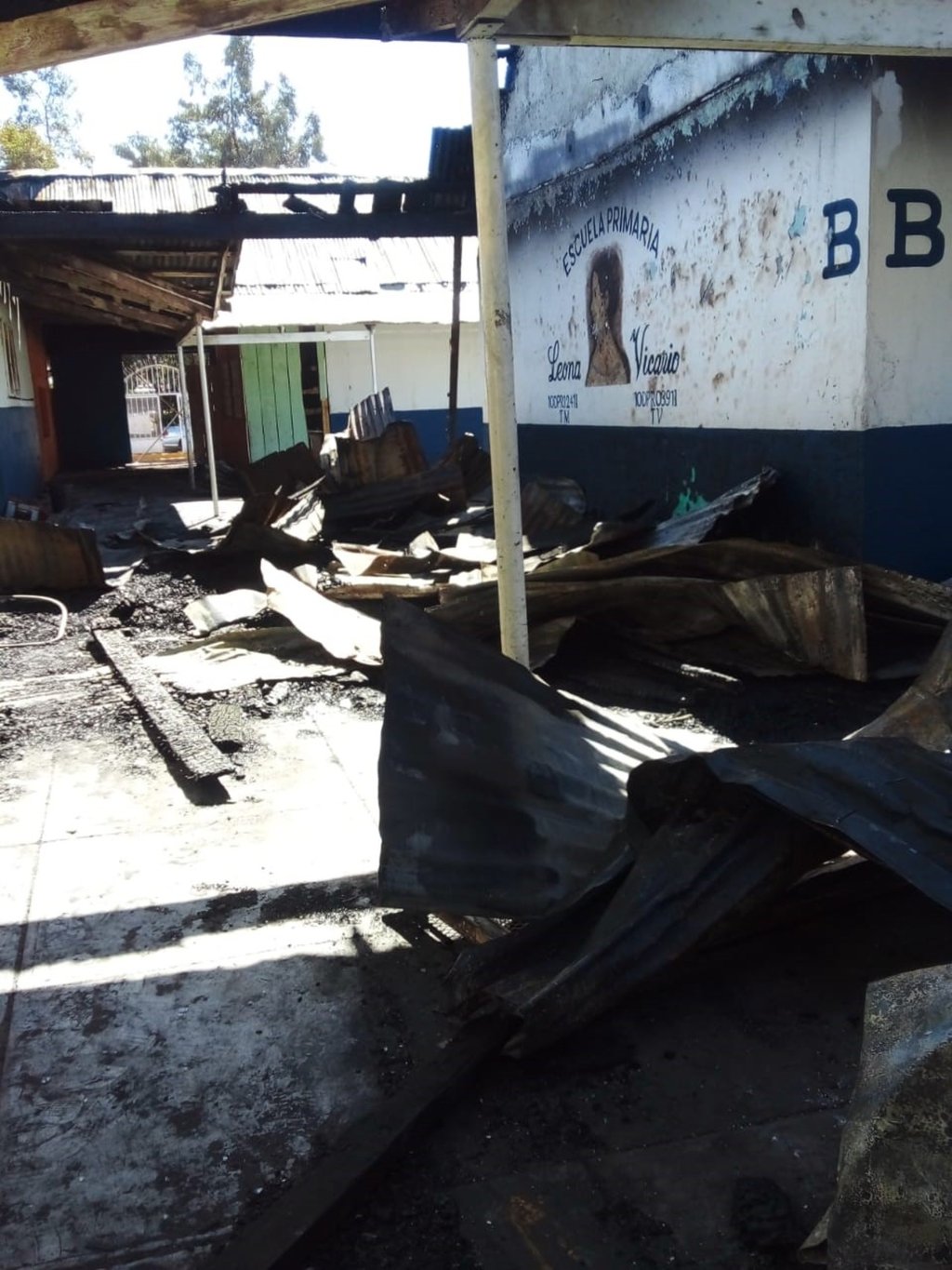Tras incendio roban escuela de El Salto