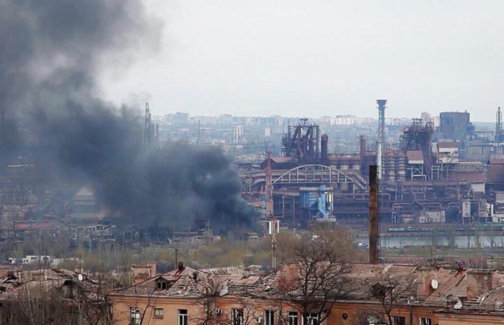 Tropas rusas atacan la acería Azovstal