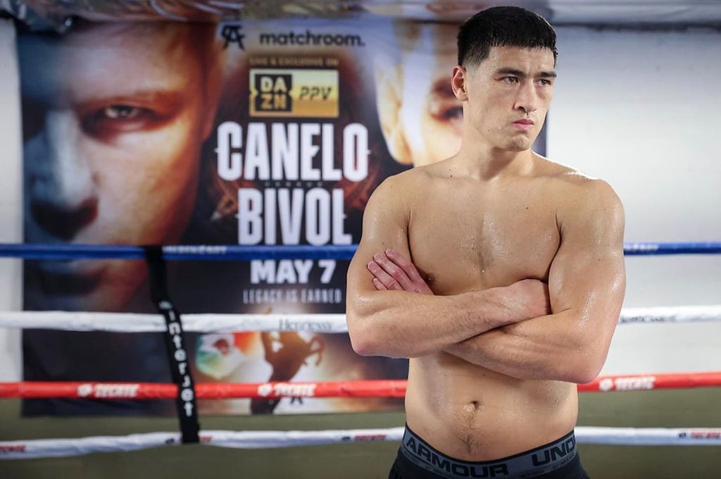 ¿Quién es Dmitry Bivol, el rival de 'Canelo' Álvarez este sábado en Las Vegas?