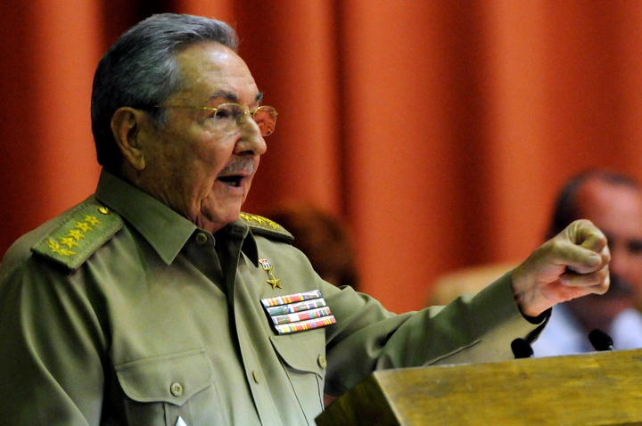 AMLO confirma reunión con Raúl Castro en Cuba