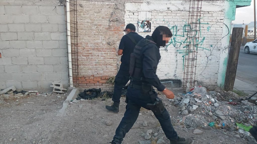 Bolsas negras que despedían olores fétidos provocan movilización policiaca en Gómez Palacio