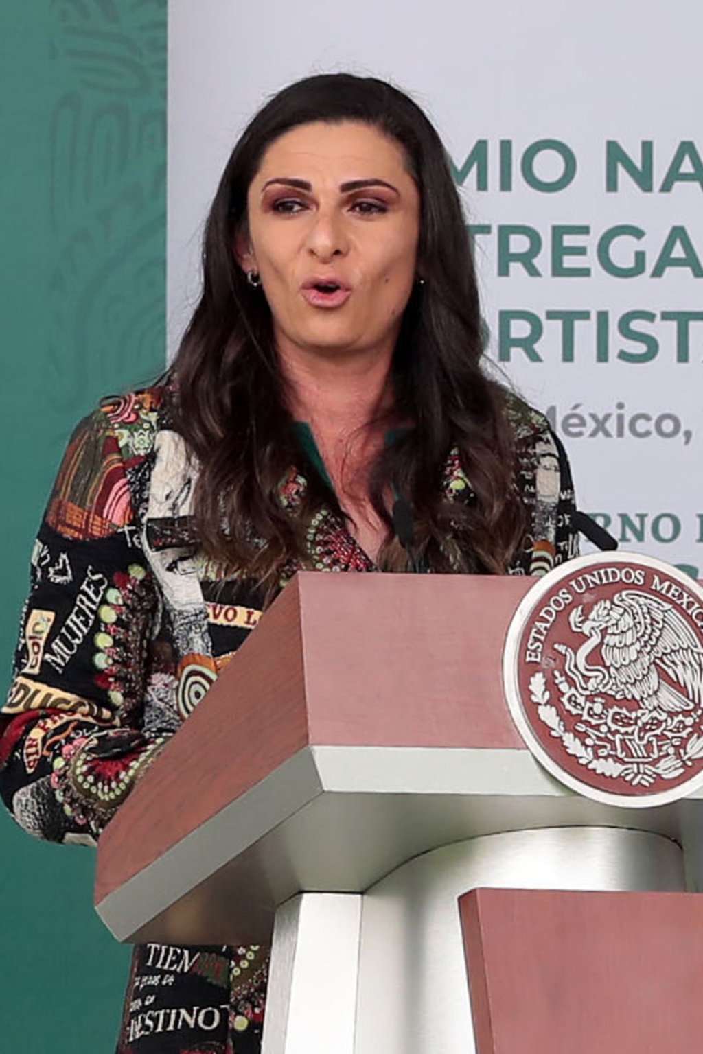 Ana Guevara evita polémica ante Paola