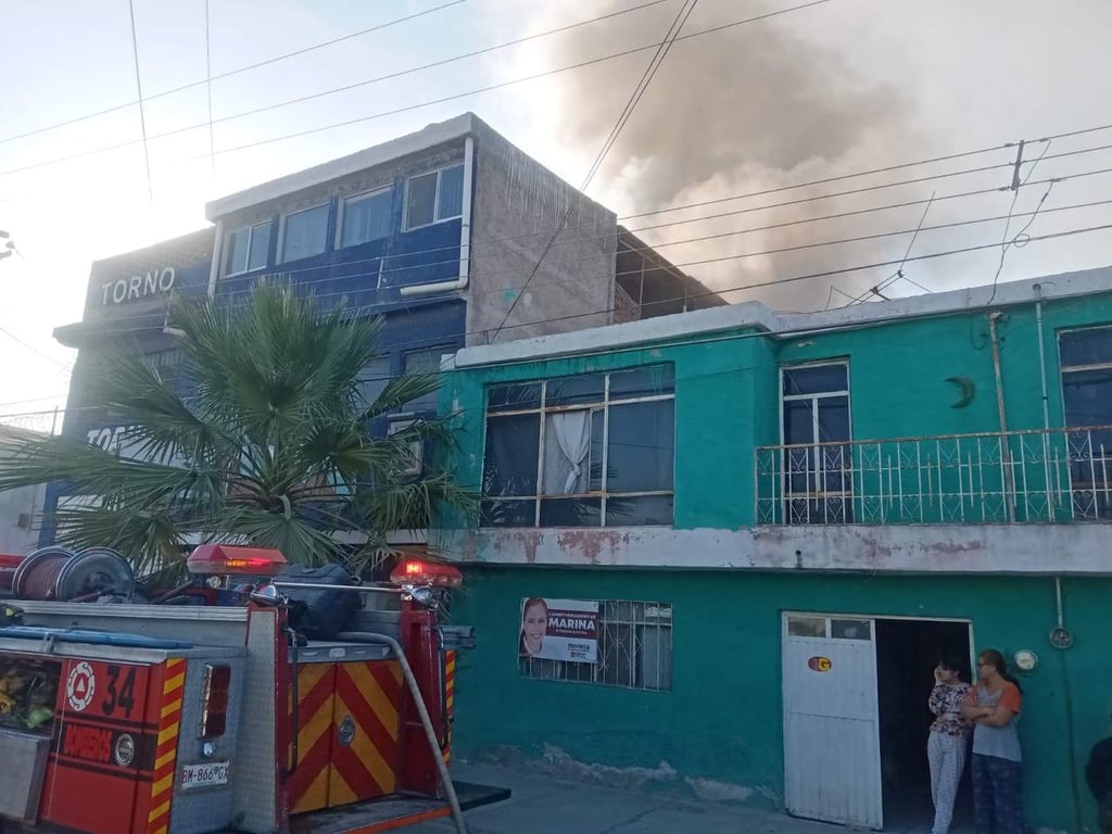 Se incendia edificio departamental en la colonia Azcapotzalco