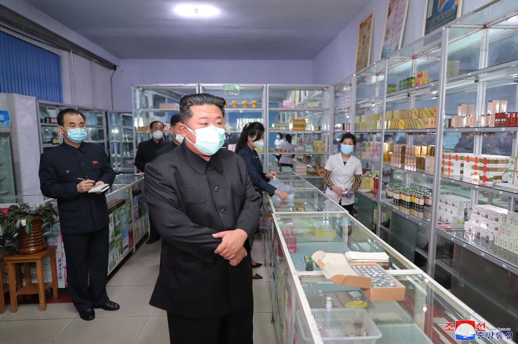 Corea del Norte detecta 269 mil personas con síntomas febriles, enfrenta brote de COVID
