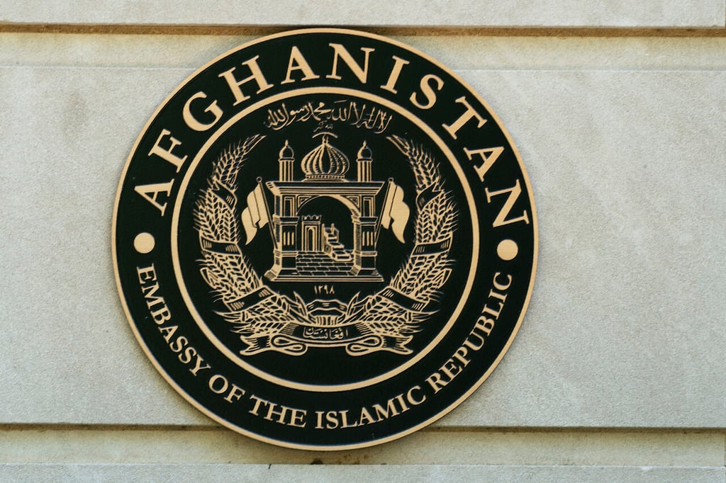 Estados Unidos toma control de embajada y consulados de Afganistán en el país