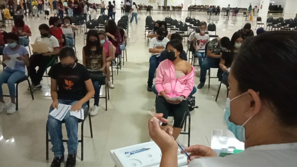 Por agotarse, vacunas antiCOVID para menores en Gómez Palacio