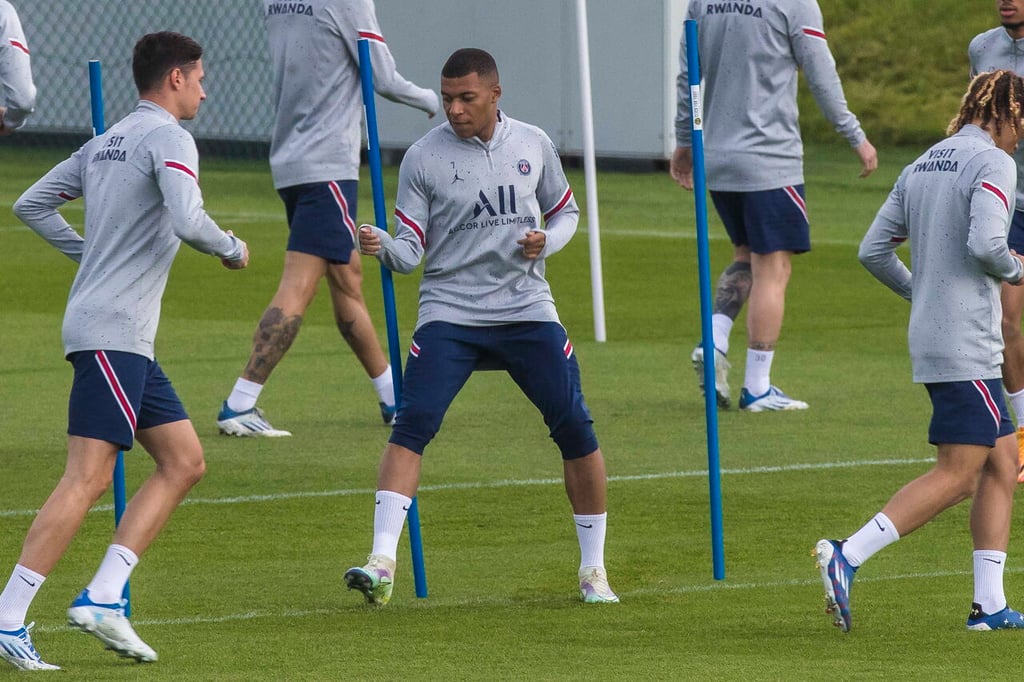 Kylian Mbappé hace el último entrenamiento de la temporada con el PSG