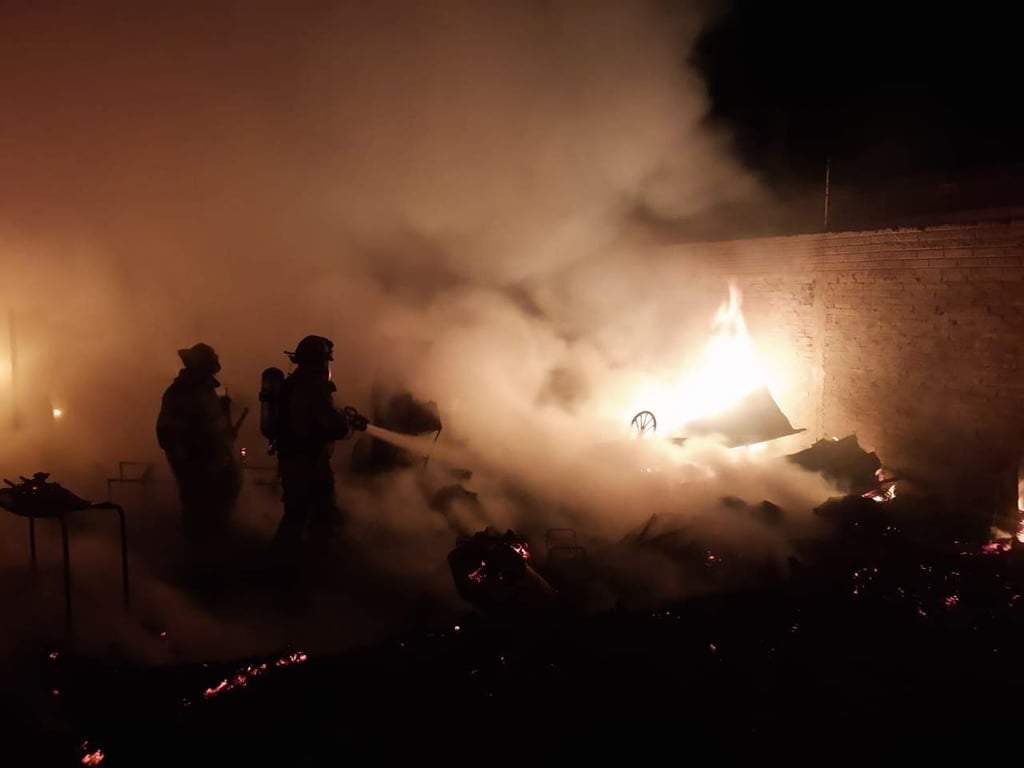 Sujeto prendió fuego a hogar de su ex en Valle Verde; incendio alcanzó otra vivienda