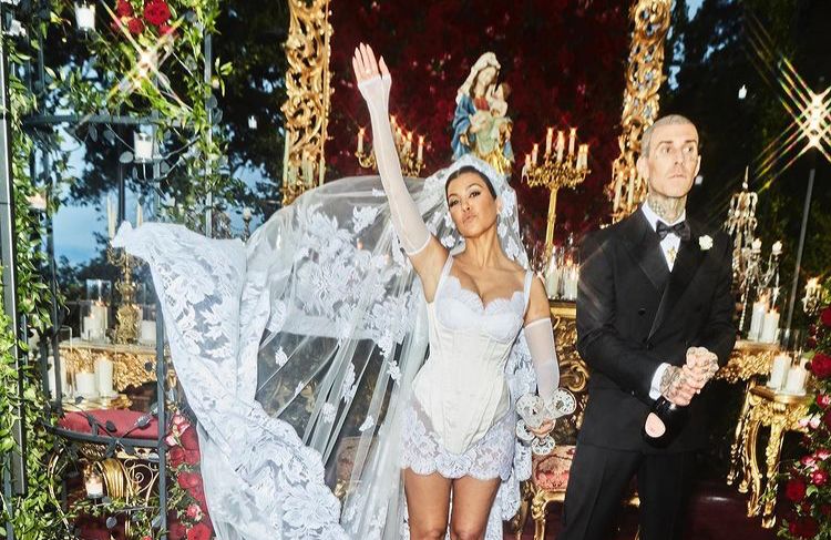 Así fue la lujosa boda de Travis Barker y Kourtney Kardashian