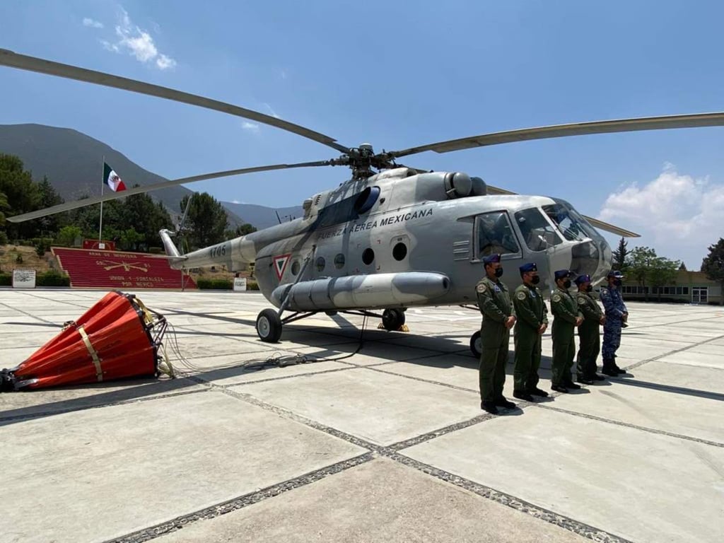 Activan helicóptero de la Fuerza Aérea para combatir incendios forestales en Durango