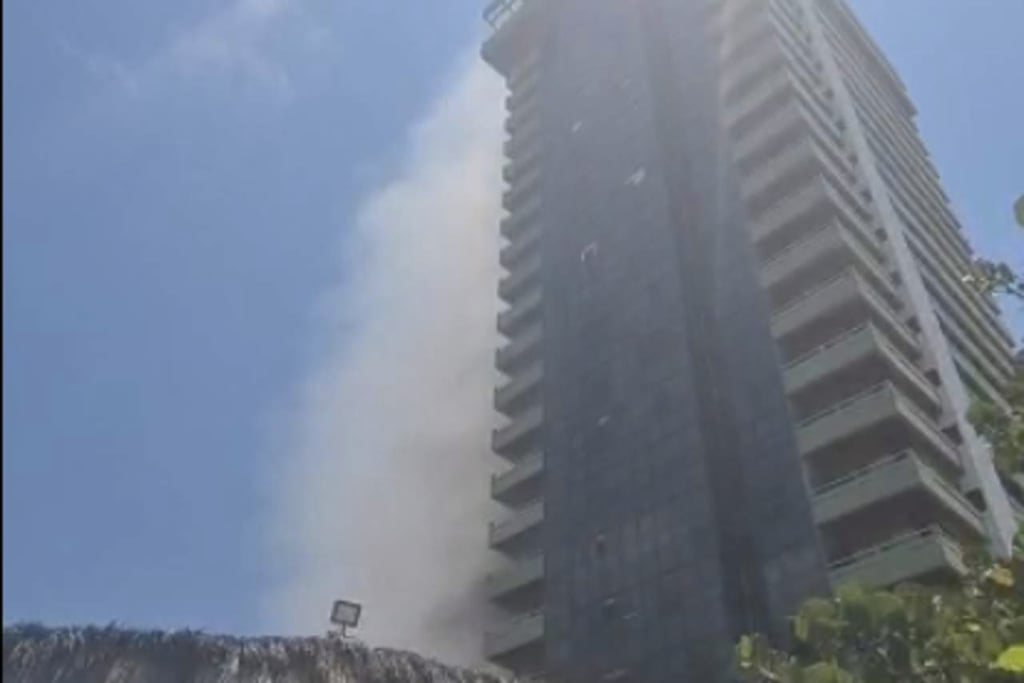 Evacúan hotel El Cid de Mazatlán tras incendio