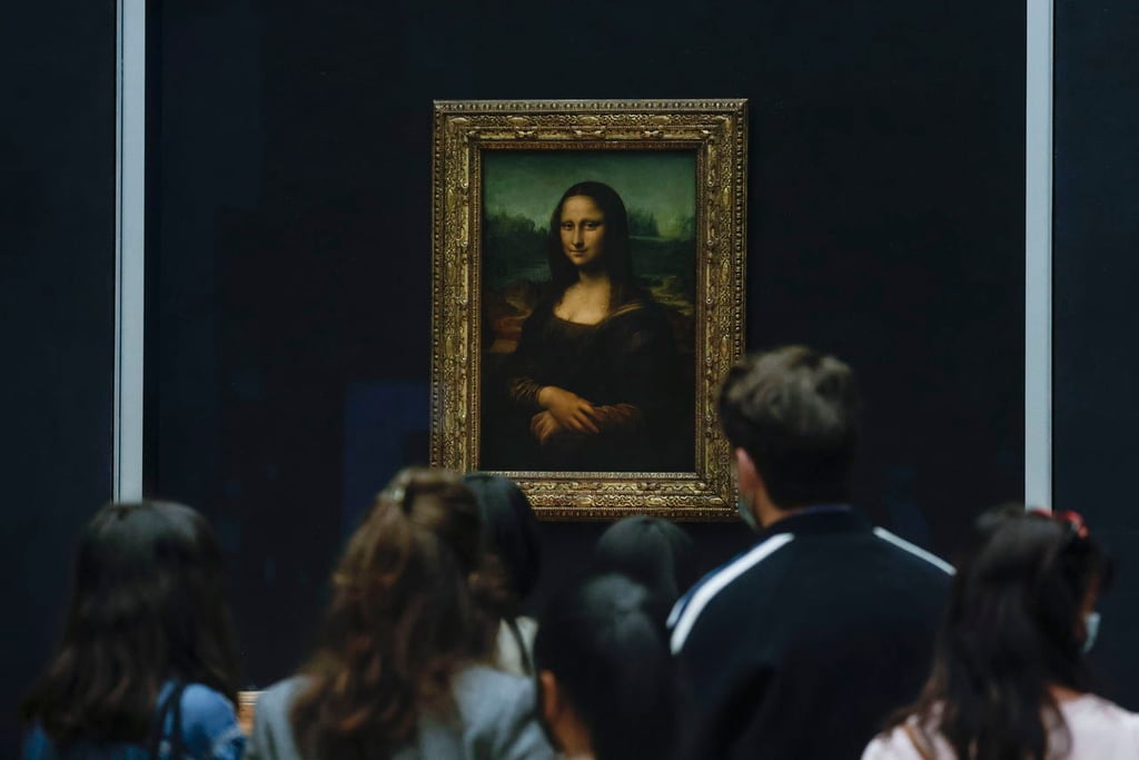 Denuncian a hombre que atacó la Mona Lisa