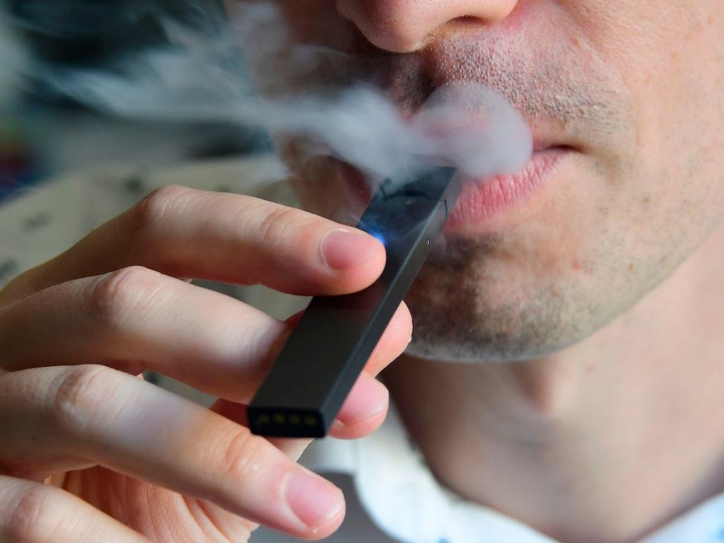 AMLO firmará nuevo decreto contra cigarrillos electrónicos y vapeadores